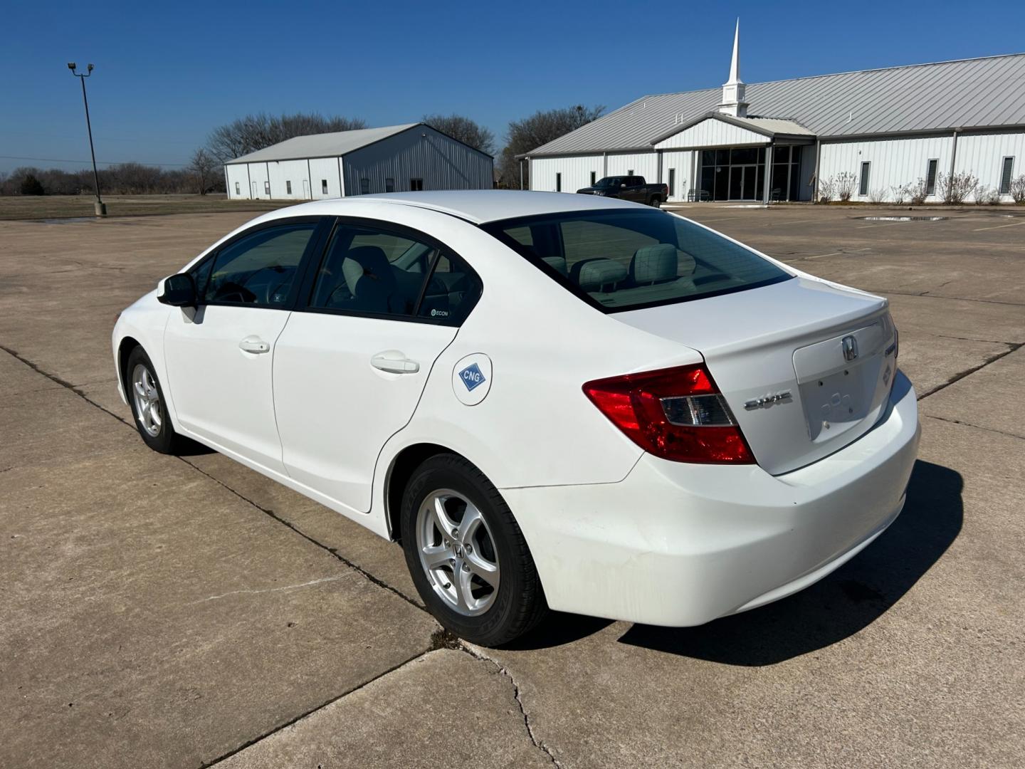 2012 White /Gray Honda Civic CNG Sedan 5-Speed AT (19XFB5F59CE) with an 1.8L L4 SOHC 16V CNG engine, 5-Speed Automatic transmission, located at 17760 Hwy 62, Morris, OK, 74445, (918) 733-4887, 35.609104, -95.877060 - Photo#6